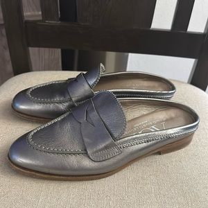 AGL Women’s Metallic Leather Slip On Mules Flats Silver Size 7 (37)